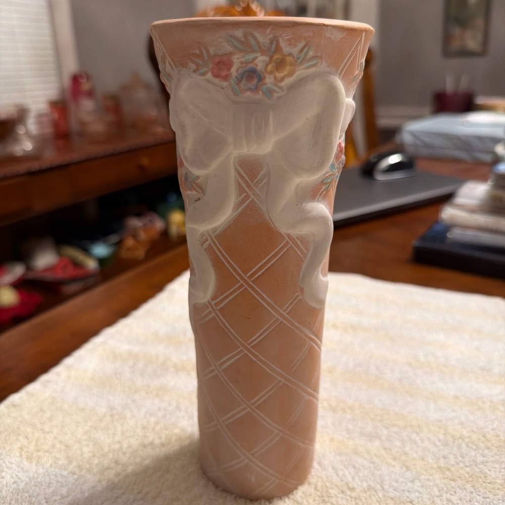 Inarco 8.75” X 3” Vase